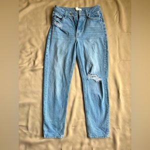 High waisted skinny jeans with rips size 4